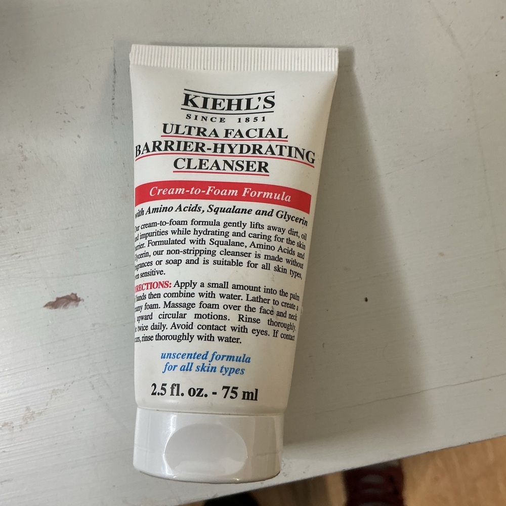 Kiehl's Ultra Facial Barrier-Hydrating Cleanser  new